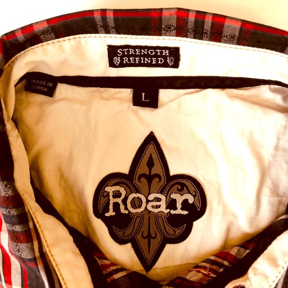 Men's Roar Enough Excuses L Button Down Red Checkered Long Sleeve Shirt - Picture 8 of 12